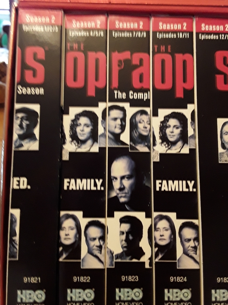 Soprano's complete Second Season.   Excellent condition.  VHS